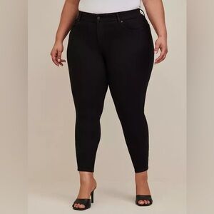 Torrid Jeans Sky High Skinny Plus 28 Premium‎ Stretch High Rise Jean Black